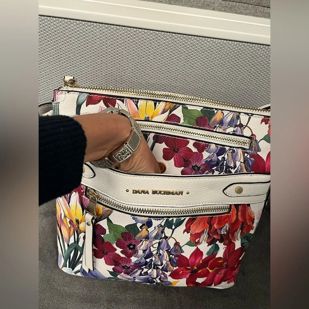Dana Buchman floral purse/ crossbody bag. 7 pockets. Multicolored. Spring Summer - Picture 4 of 15